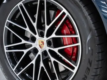 PORSCHE Cayenne InnoDrive Standheizung PASM AHK Panorama