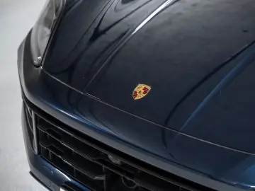 PORSCHE Cayenne InnoDrive Standheizung PASM AHK Panorama