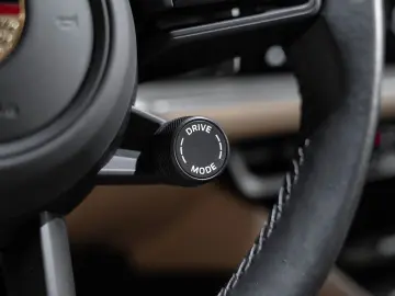 PORSCHE Cayenne InnoDrive Standheizung PASM AHK Panorama