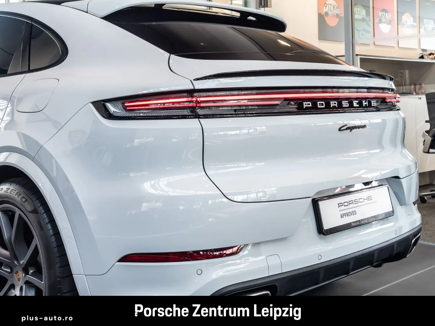 PORSCHE Cayenne E-Hybrid Coupe SportDesign HD-Matrix Inn