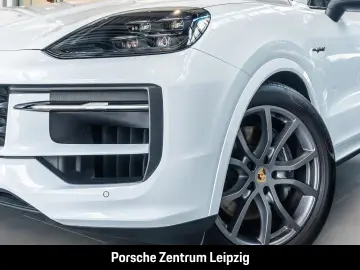 PORSCHE Cayenne E-Hybrid Coupe SportDesign HD-Matrix Inn