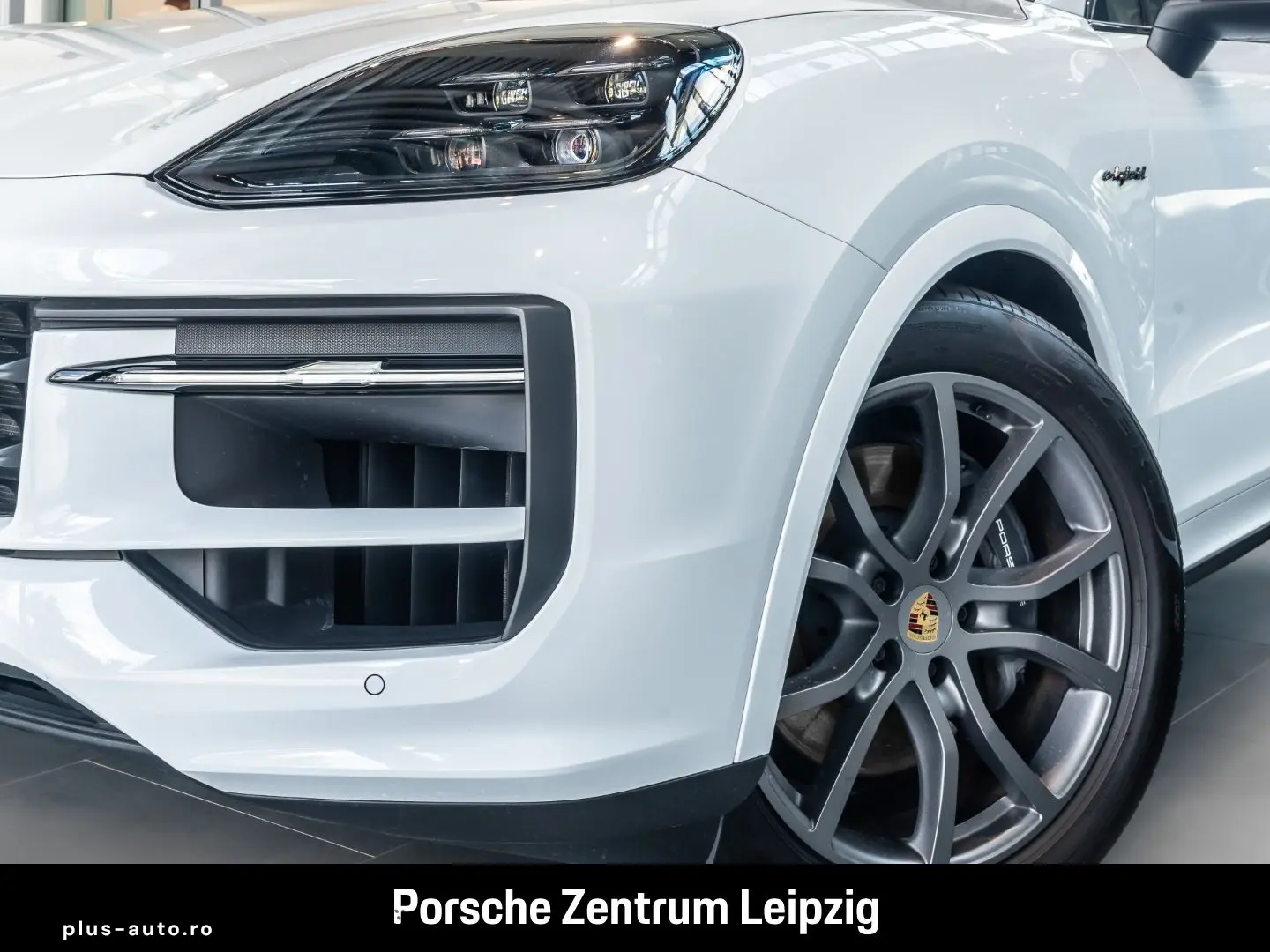 PORSCHE Cayenne E-Hybrid Coupe SportDesign HD-Matrix Inn