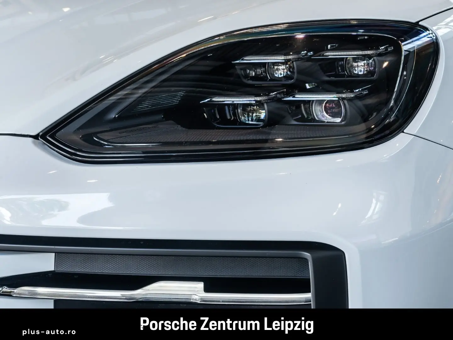 PORSCHE Cayenne E-Hybrid Coupe SportDesign HD-Matrix Inn