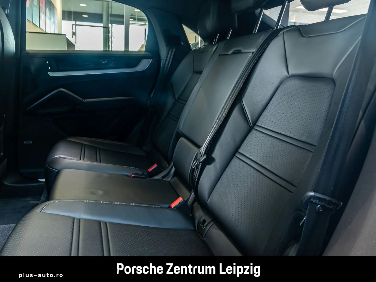 PORSCHE Cayenne E-Hybrid Coupe SportDesign HD-Matrix Inn