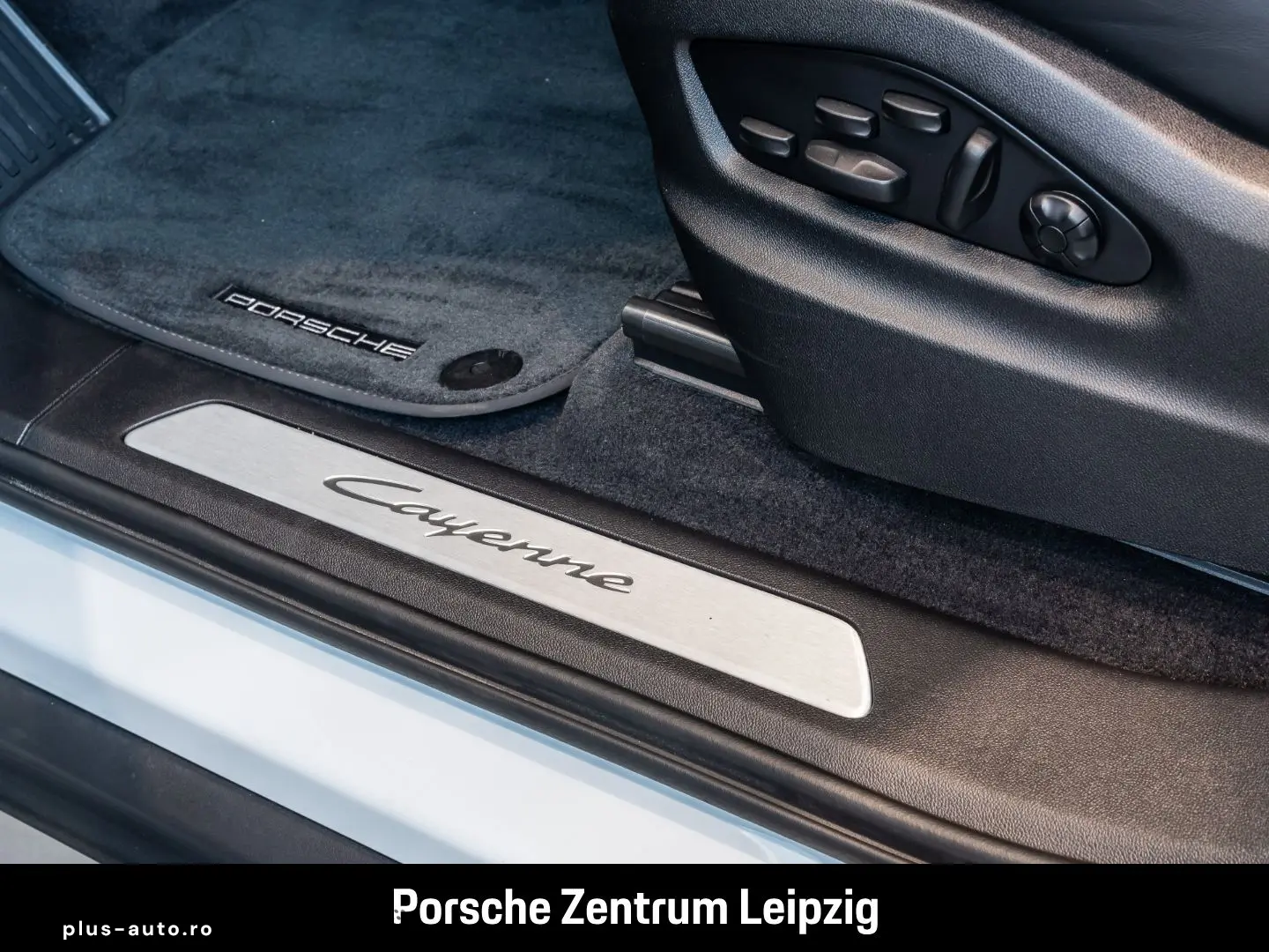 PORSCHE Cayenne E-Hybrid Coupe SportDesign HD-Matrix Inn