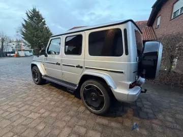 MERCEDES-BENZ G 63 AMG  VOLL  AKRAPOVIC PERF. PAKET STD.HZG