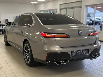 BMW M760e xDrive  Individual Edition UnfallfreI 1.Hd