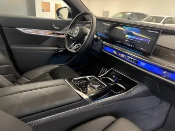 BMW M760e xDrive  Individual Edition UnfallfreI 1.Hd