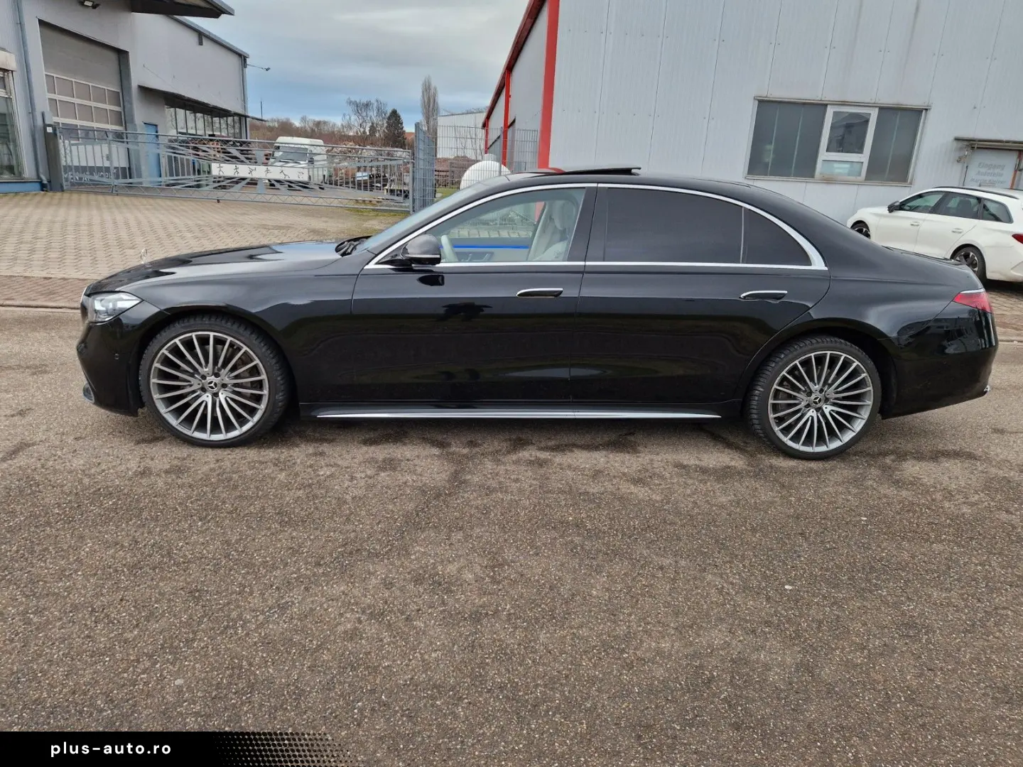 MERCEDES-BENZ S350d Lang AMG Pano Burmester 360 C VOLL