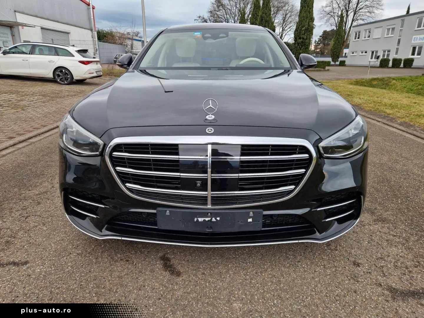 MERCEDES-BENZ S350d Lang AMG Pano Burmester 360 C VOLL