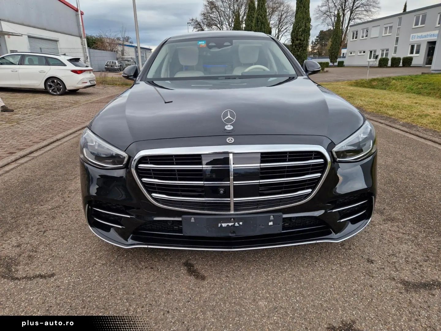 MERCEDES-BENZ S350d Lang AMG Pano Burmester 360 C VOLL