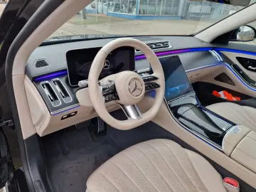 MERCEDES-BENZ S350d Lang AMG Pano Burmester 360 C VOLL