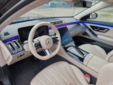MERCEDES-BENZ S350d Lang AMG Pano Burmester 360 C VOLL