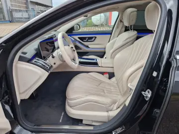 MERCEDES-BENZ S350d Lang AMG Pano Burmester 360 C VOLL