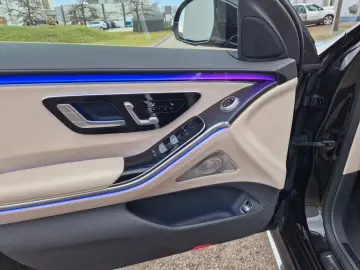 MERCEDES-BENZ S350d Lang AMG Pano Burmester 360 C VOLL