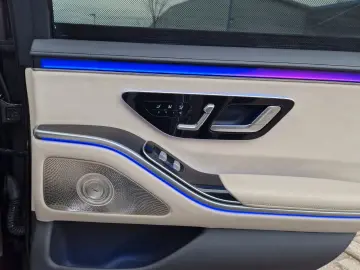 MERCEDES-BENZ S350d Lang AMG Pano Burmester 360 C VOLL