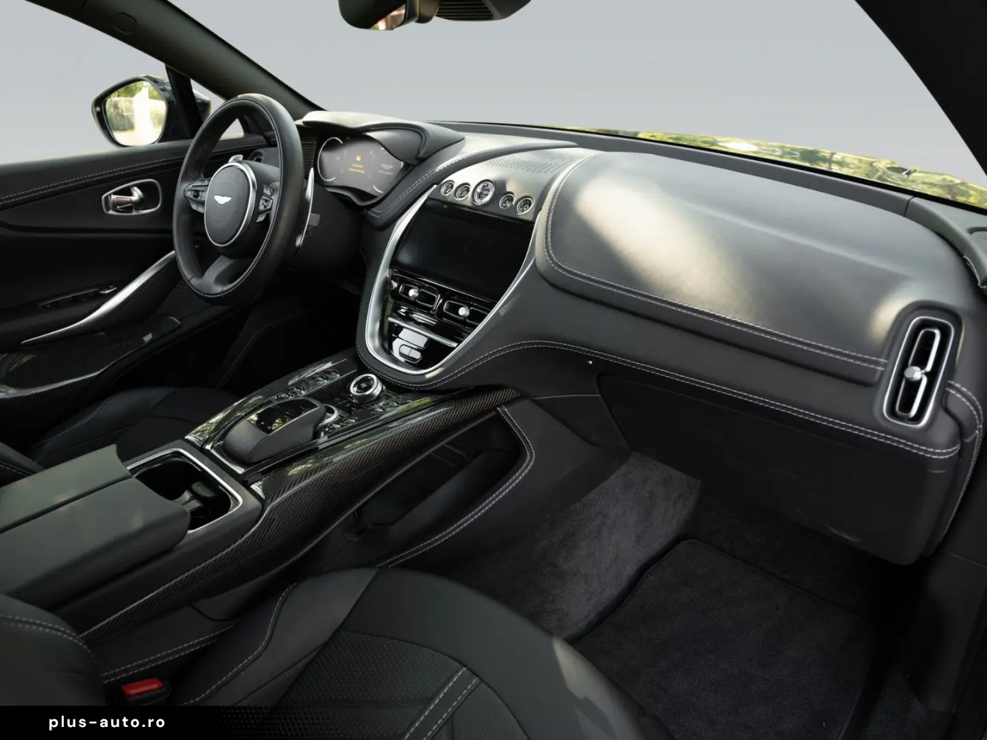 ASTON MARTIN DBX 707   Xenon Grey   Carbon   Jewellery Pack