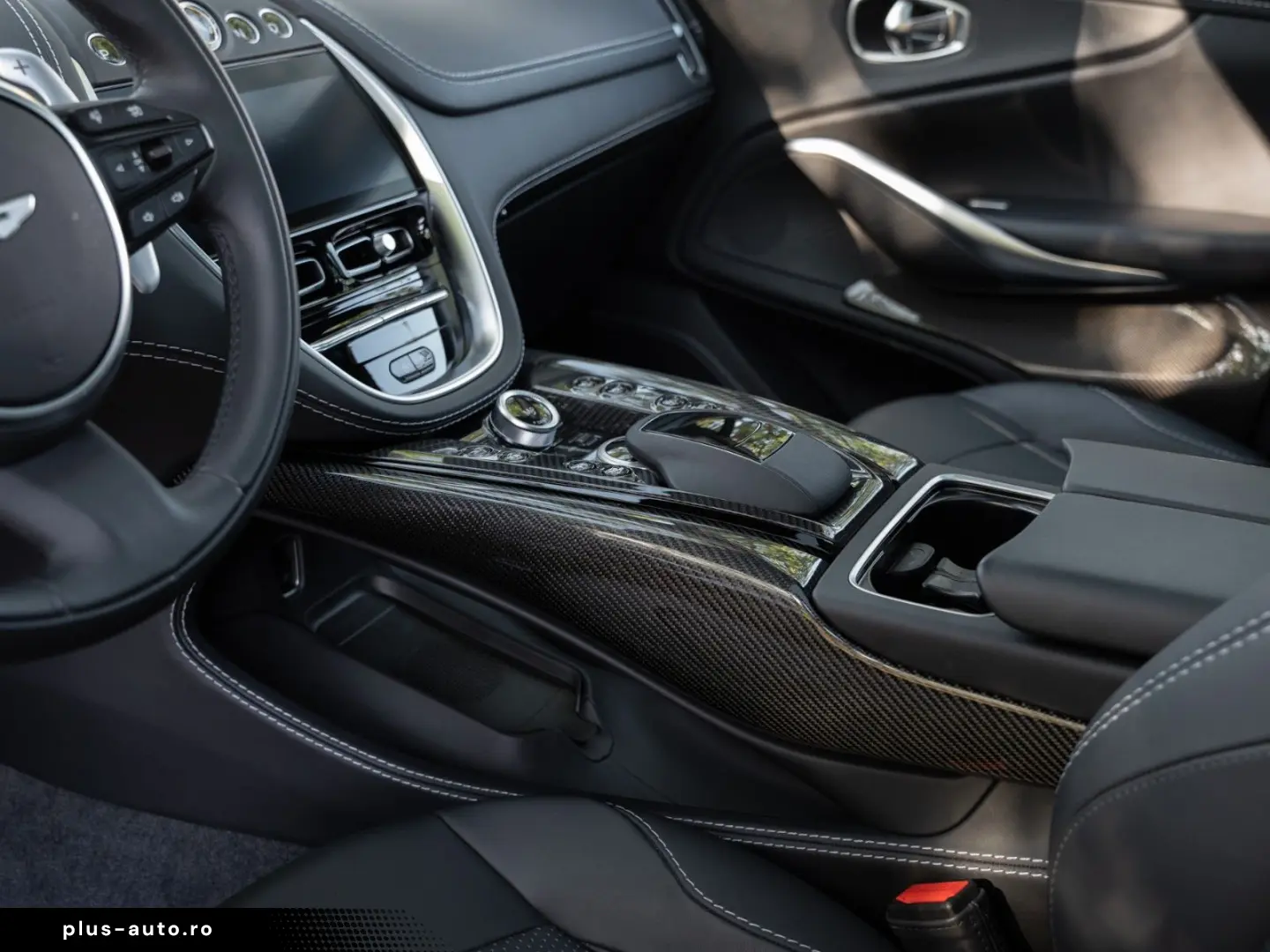 ASTON MARTIN DBX 707   Xenon Grey   Carbon   Jewellery Pack