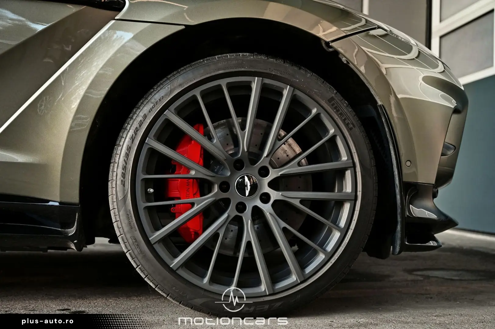 ASTON MARTIN DBX 707 EXP € 120.817