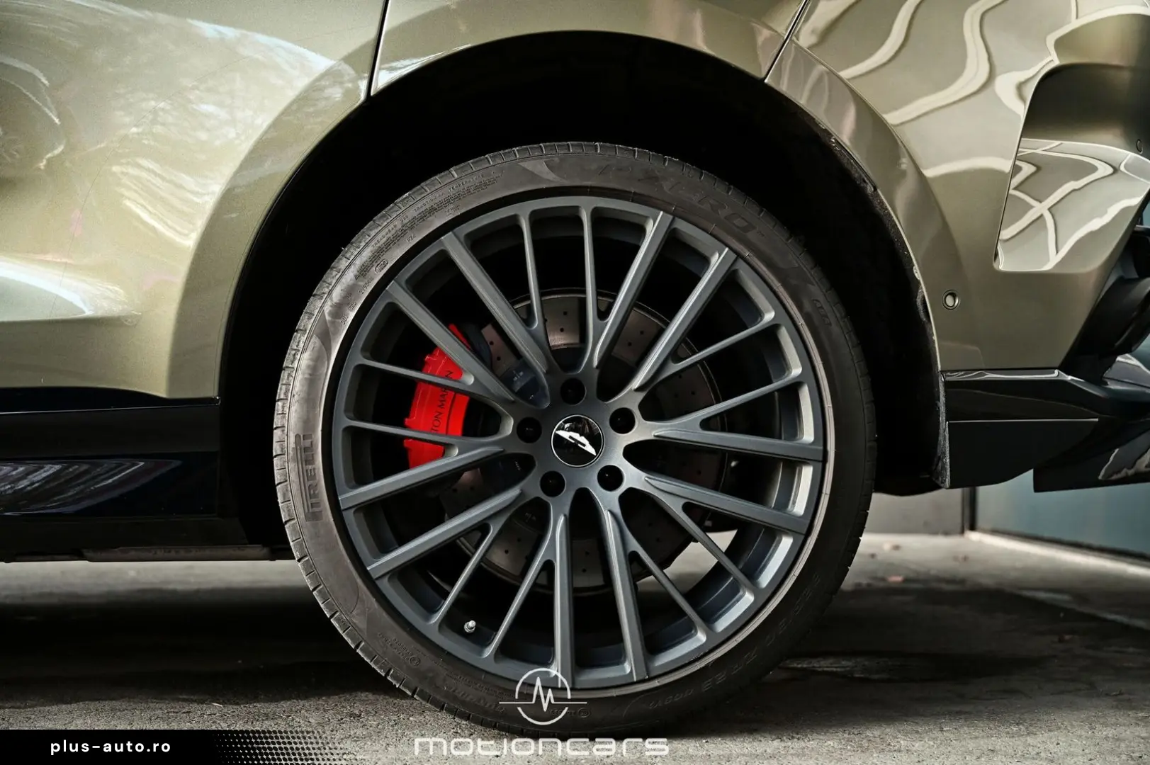 ASTON MARTIN DBX 707 EXP € 120.817