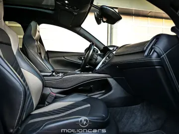 ASTON MARTIN DBX 707 EXP € 120.817