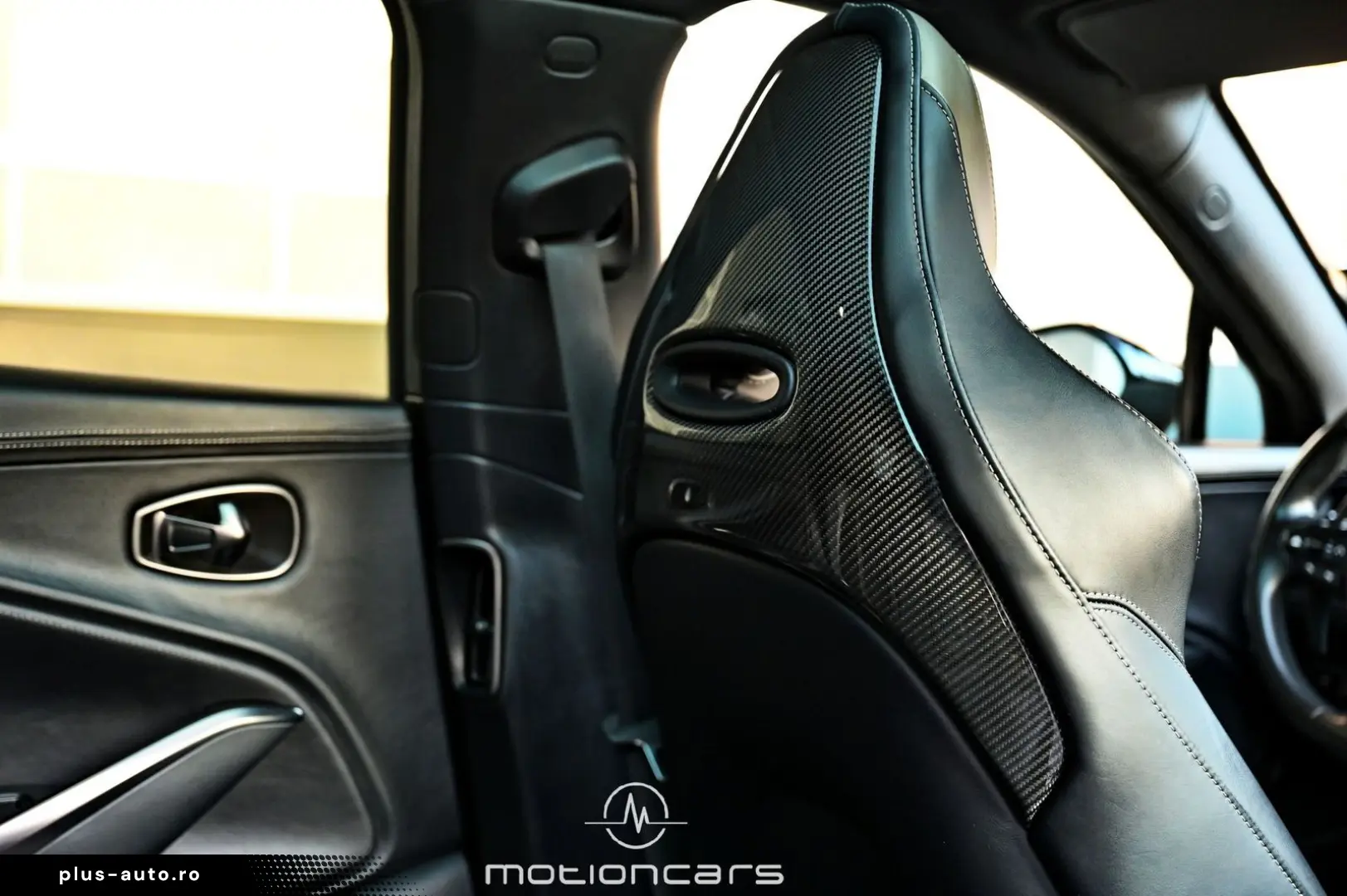 ASTON MARTIN DBX 707 EXP € 120.817