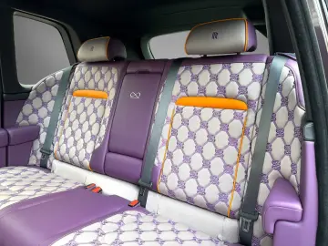 ROLLS ROYCE Cullinan Black Badge ShootingStar Massage 23