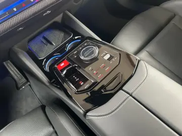 BMW M5 Limousine  Speedgelb  MDriver'sPackage B&W DA