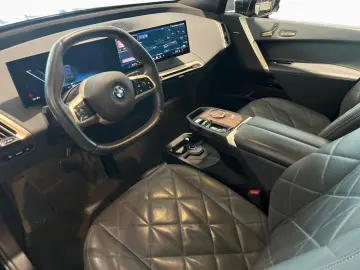 BMW iX xDrive40 HUD ACC Laser H K 22  Memory Pano