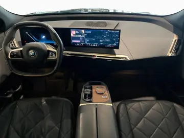 BMW iX xDrive40 HUD ACC Laser H K 22  Memory Pano