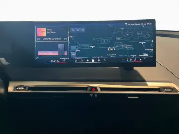 BMW iX xDrive40 HUD ACC Laser H K 22  Memory Pano