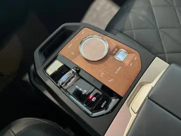 BMW iX xDrive40 HUD ACC Laser H K 22  Memory Pano