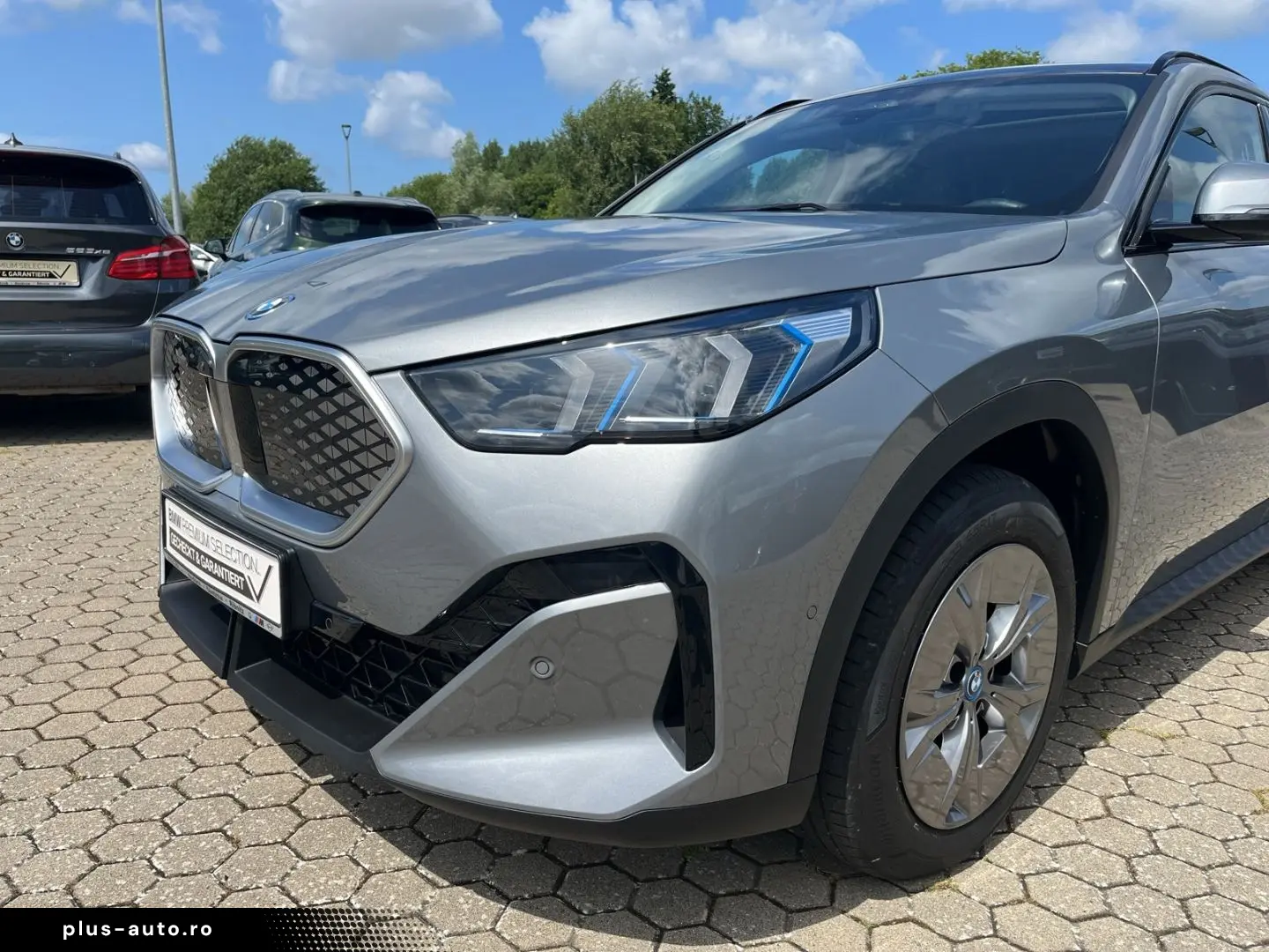 BMW iX2 xDrive30 HUD Panoramadach Navi Leder LED ACC