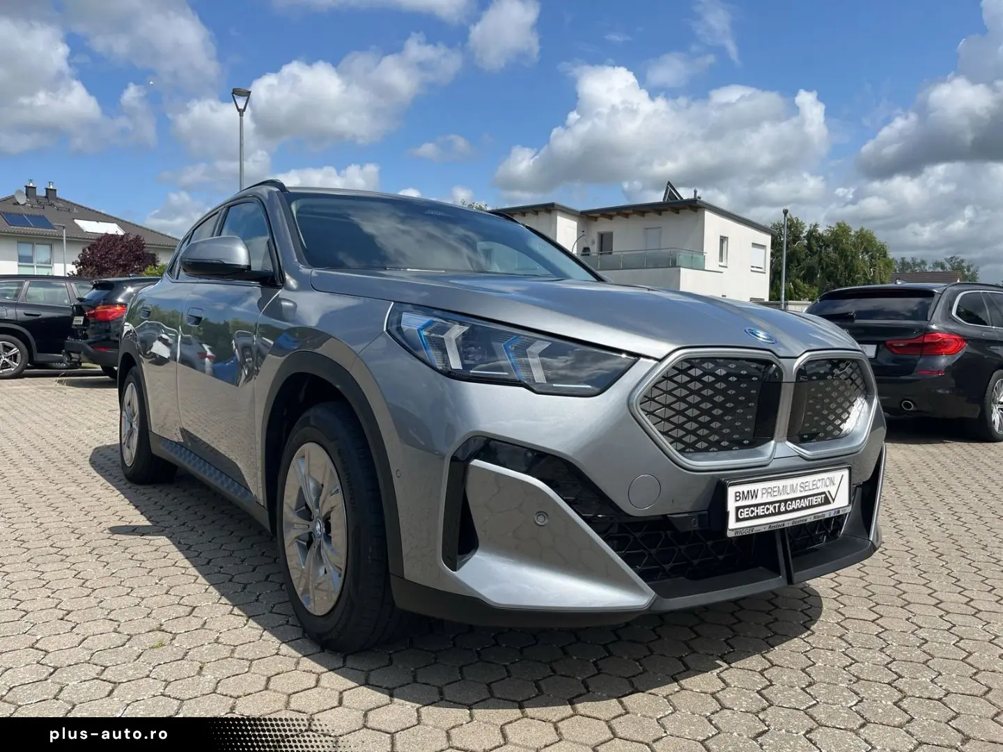 BMW iX2 xDrive30 HUD Panoramadach Navi Leder LED ACC