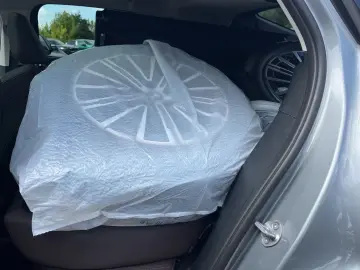 BMW iX2 xDrive30 HUD Panoramadach Navi Leder LED ACC