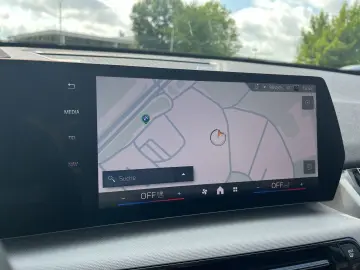 BMW iX2 xDrive30 HUD Panoramadach Navi Leder LED ACC