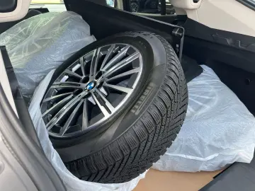 BMW iX2 xDrive30 HUD Panoramadach Navi Leder LED ACC