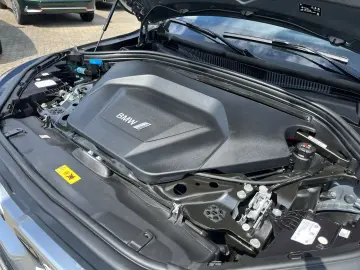 BMW iX2 xDrive30 HUD Panoramadach Navi Leder LED ACC