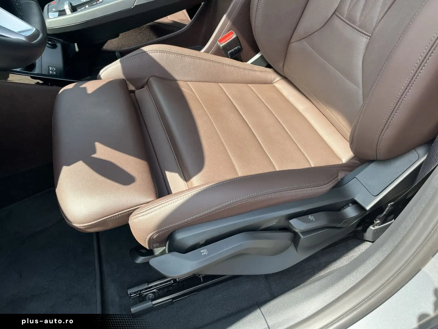 BMW iX2 xDrive30 HUD Panoramadach Navi Leder LED ACC