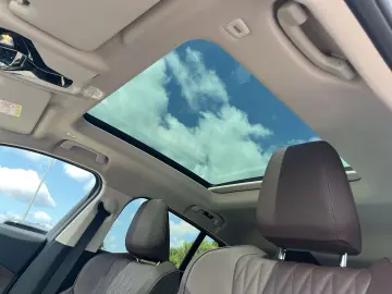 BMW iX2 xDrive30 HUD Panoramadach Navi Leder LED ACC