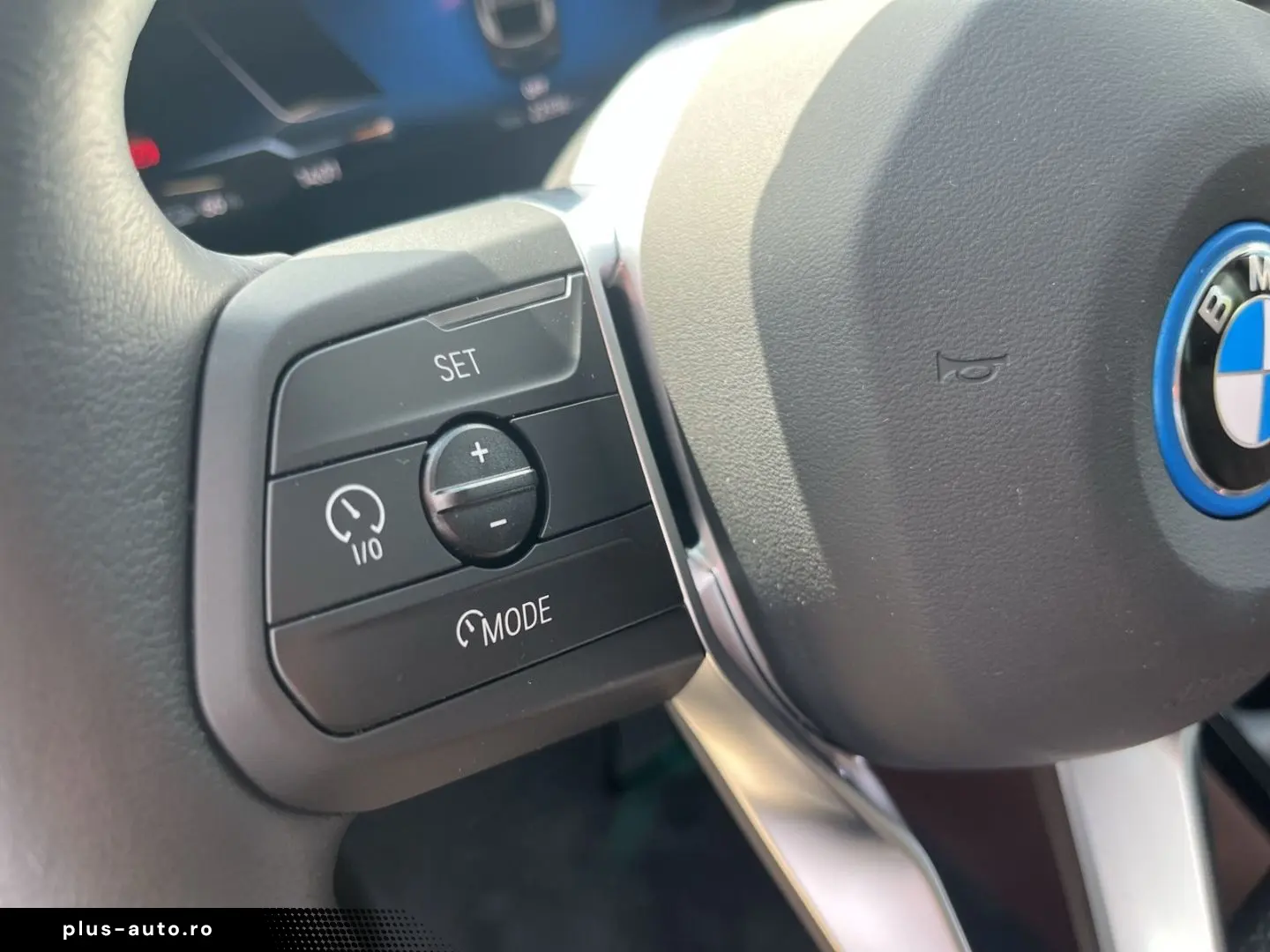 BMW iX2 xDrive30 HUD Panoramadach Navi Leder LED ACC