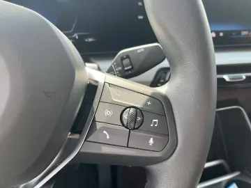 BMW iX2 xDrive30 HUD Panoramadach Navi Leder LED ACC