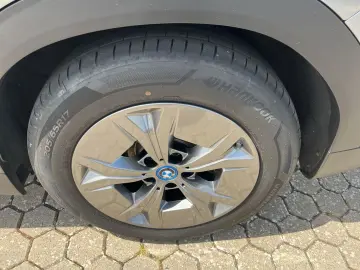 BMW iX2 xDrive30 HUD Panoramadach Navi Leder LED ACC