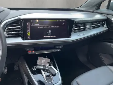 AUDI Q4 45 e-tron quattro 195 kW