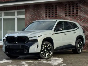 BMW XM LABEL RED  Bowers & Wilkins Massage Adapt.M