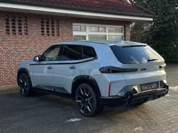 BMW XM LABEL RED  Bowers & Wilkins Massage Adapt.M