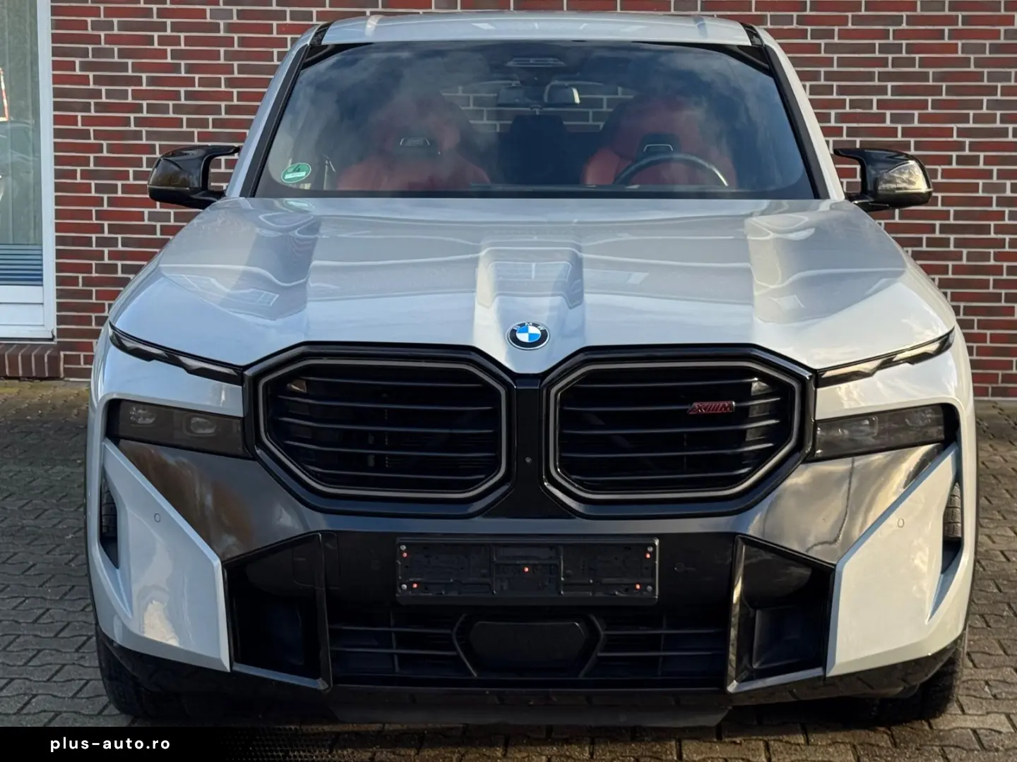 BMW XM LABEL RED  Bowers & Wilkins Massage Adapt.M