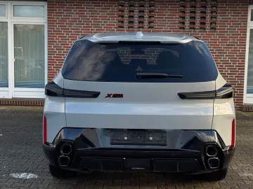 BMW XM LABEL RED  Bowers & Wilkins Massage Adapt.M