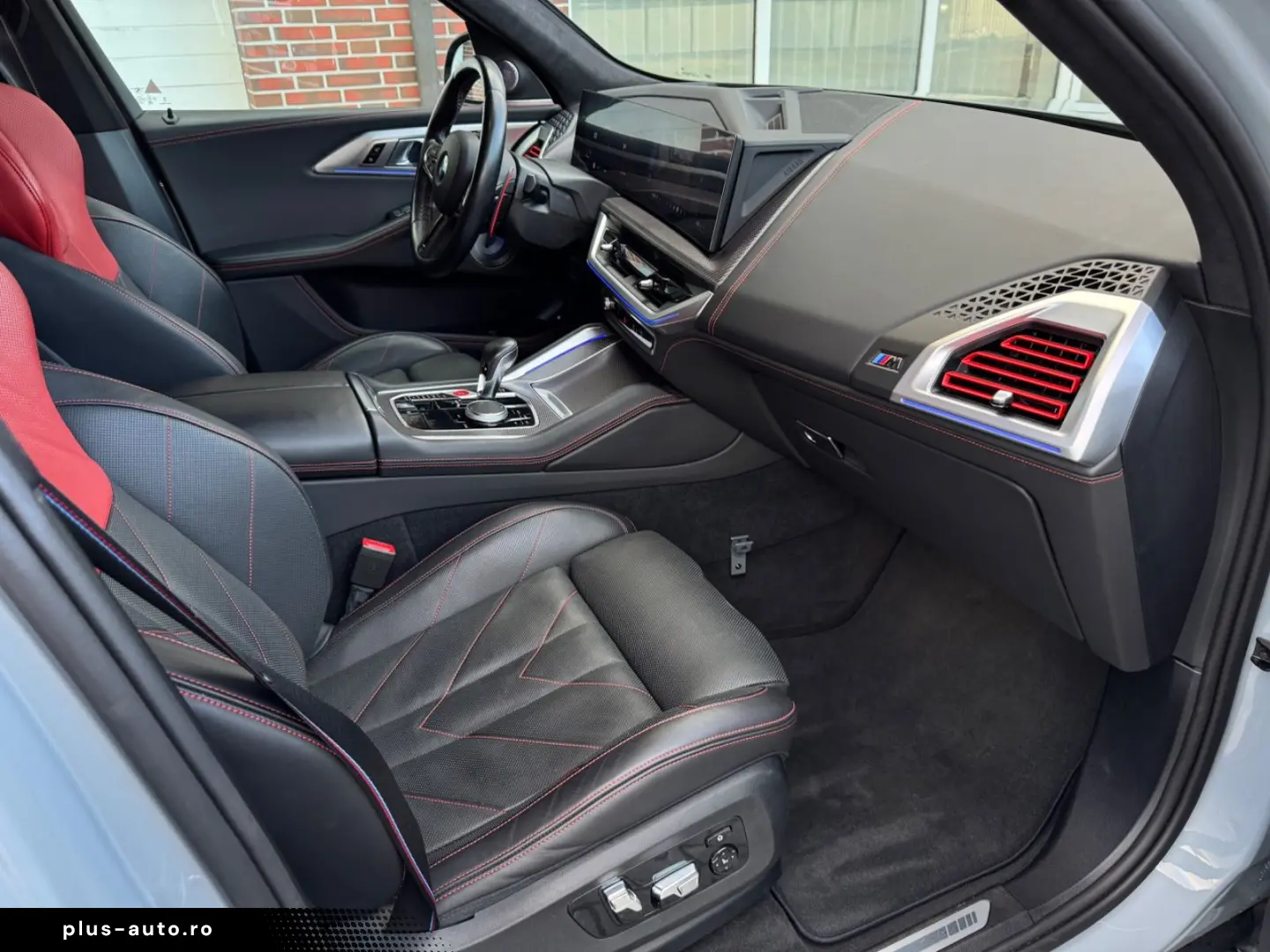 BMW XM LABEL RED  Bowers & Wilkins Massage Adapt.M