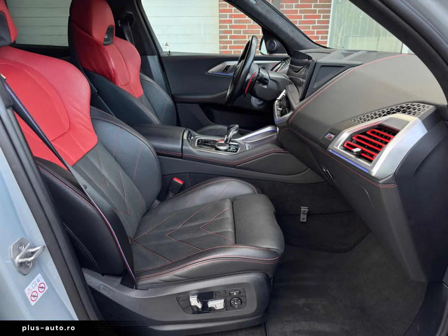 BMW XM LABEL RED  Bowers & Wilkins Massage Adapt.M